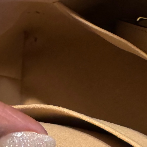 Elegant Pink&Cream Designer Handbag
Very limited use and very clean
Tourterelle - Picture 7 of 13